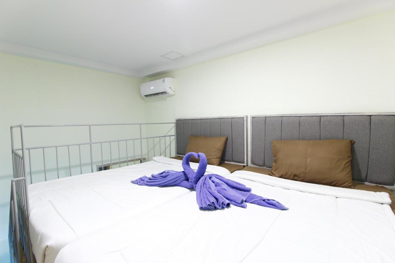 Urbanest Inn House Slipi Jakarta Room photo